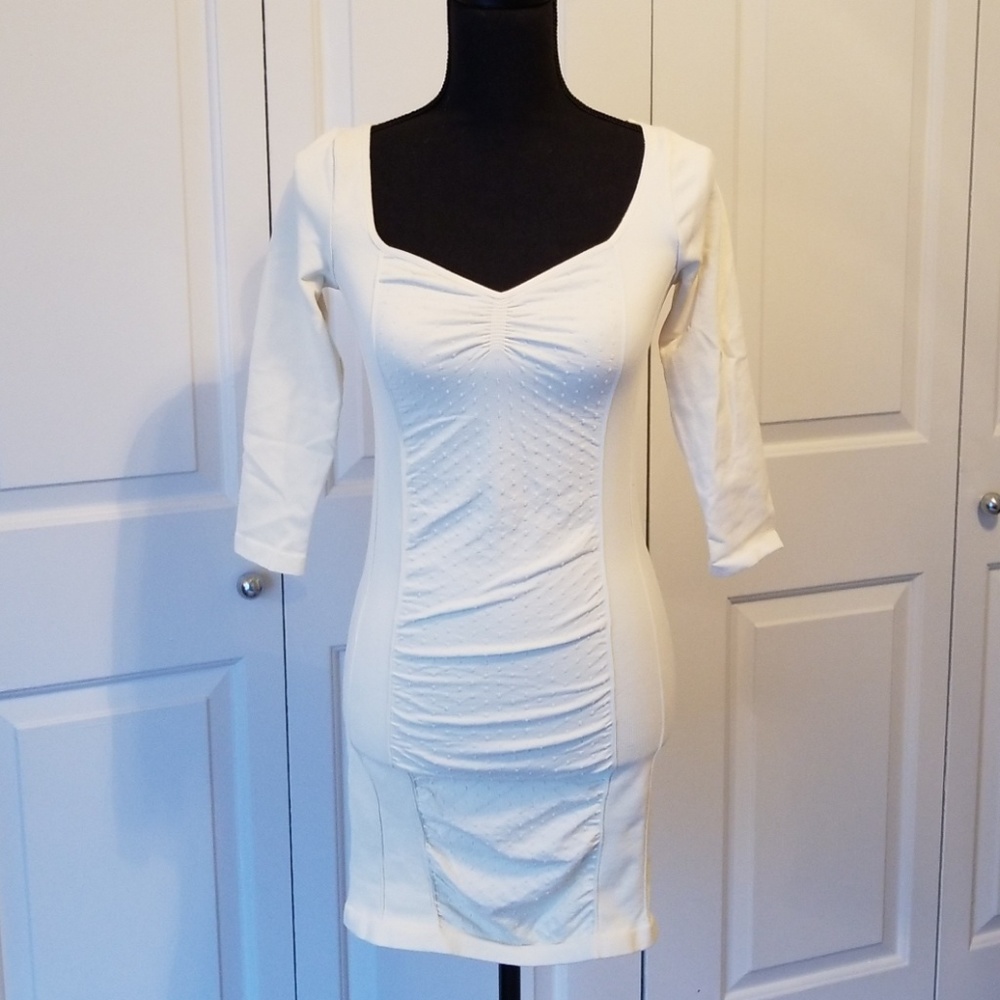 3/4 sleeve bodycon dress